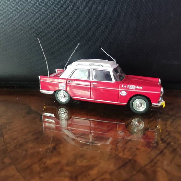 PEUGEOT 404 Direction de Course L'Equipe 1968  1/43 NOREV HACHETTE