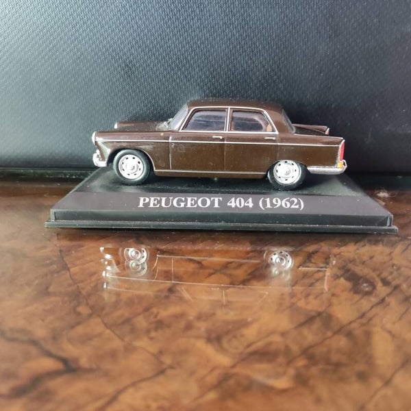 PEUGEOT 404 1962  1/43   IXO