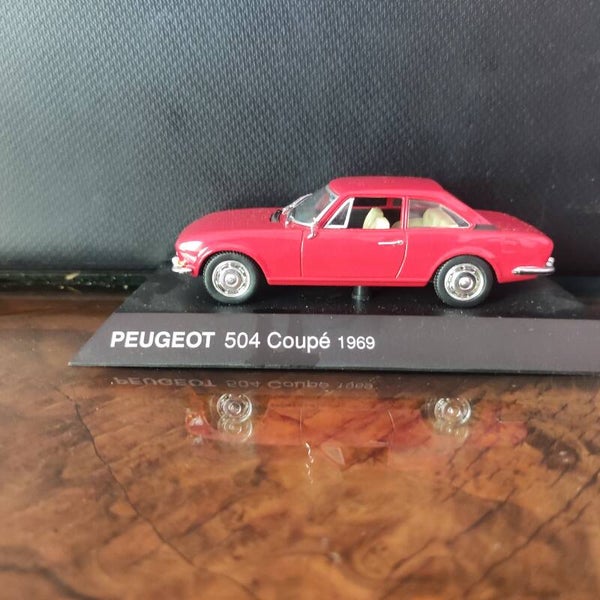 PEUGEOT 504 COUPE 1969 1/43   IXO