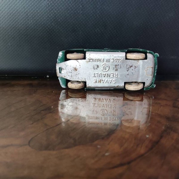 RENAULT SAVANE VERT FONCEE TRES RARE  1/43  CIJ