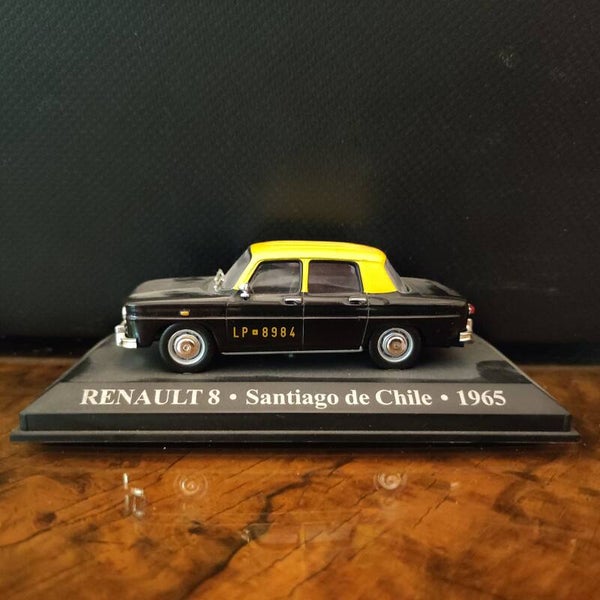 RENAULT 4 Antananarivo 1984  1/43  IXO
