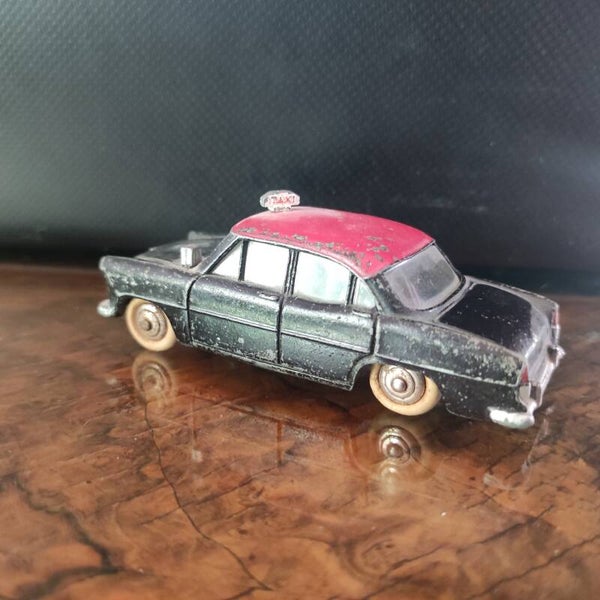 SIMCA Ariane Taxi  24ZT 1/43  DINKY TOYS