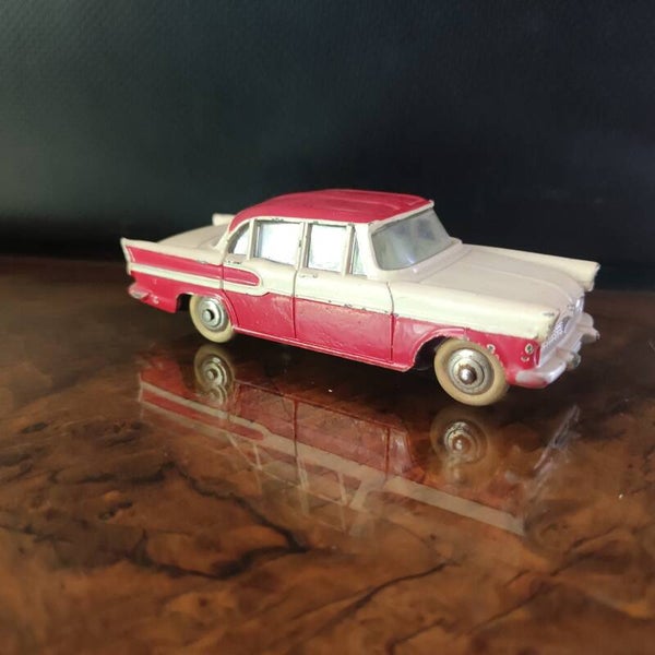 SIMCA  CHAMBORD - 24K  1/43  DINKY TOYS