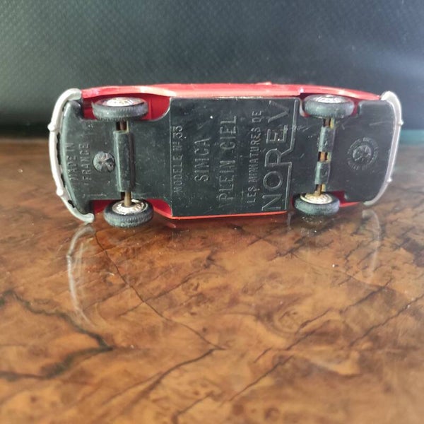 SIMCA PLEIN CIEL ROUGE   PLASTIQUE  1/43  NOREV