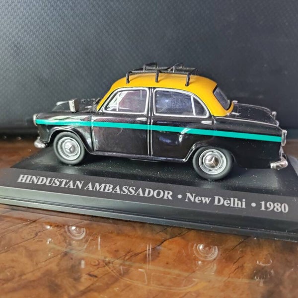 TAXI  HINDUSTAN NEW DELHI 1980  1/43 IXO