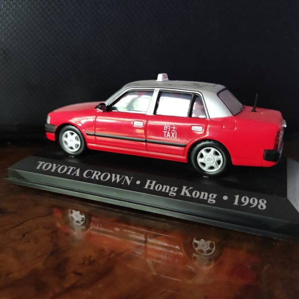 TAXI TOYOTA CROWN HONG KONG 1998   1/43 IXO
