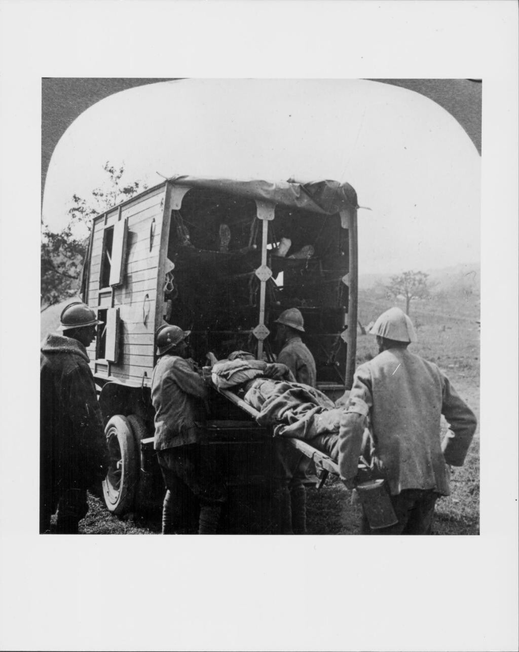 British Army wounded being evacuated during the Battle of the Somme, illustrating WWI casualty rates and frontline conditions