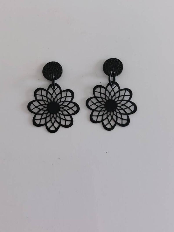 handgemaakte oorbellen L:3cm nr:O56