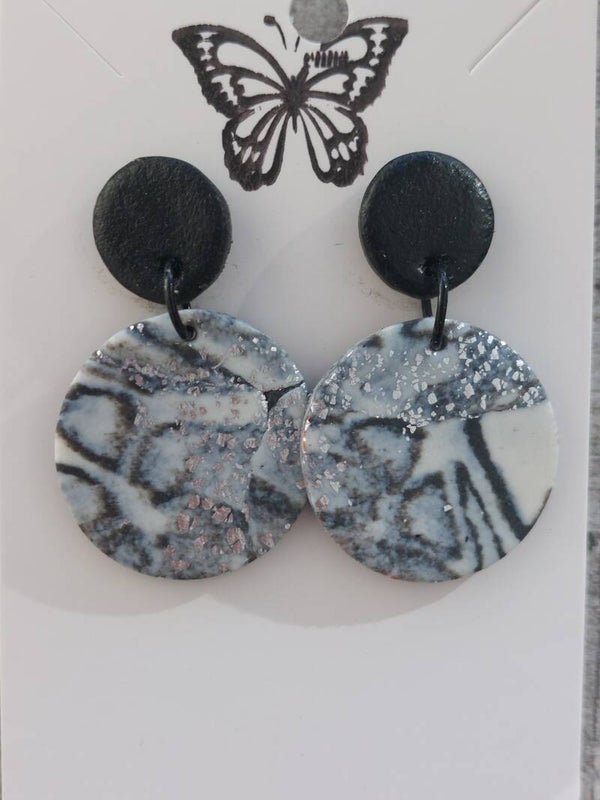 handgemaakte oorbellen (klei) L:4cm nr.O67