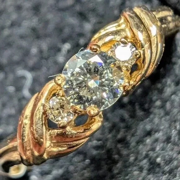 10K Yellow Gold 1.47G Natural Diamond 0.2Ct Ring (~Size 6) Made in Canada