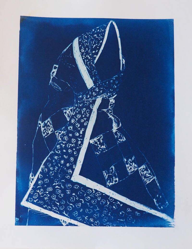 Omwikkeld in lapjes, cyanotype op papier, 23,5 x 29,5 cm, 2026