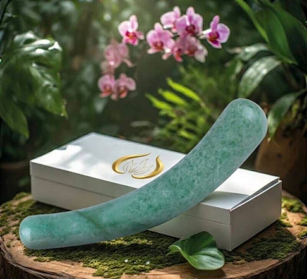 Curved wand - green aventurine
