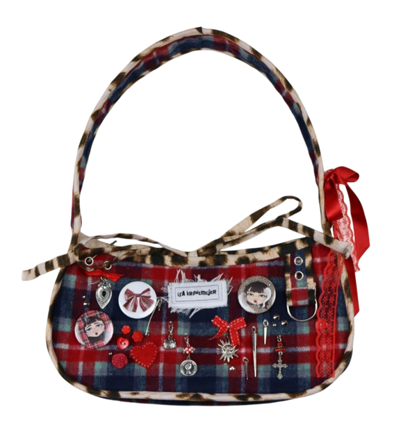 'Pretty little chaos' purse with button and charms