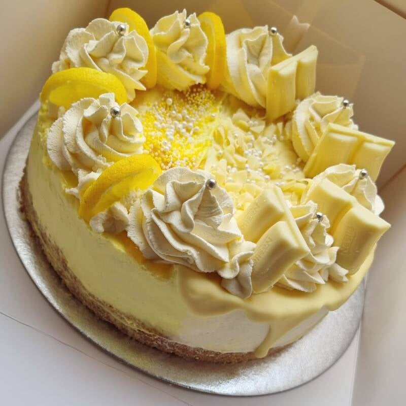 Large half lemon half white chocolate cheesecake
