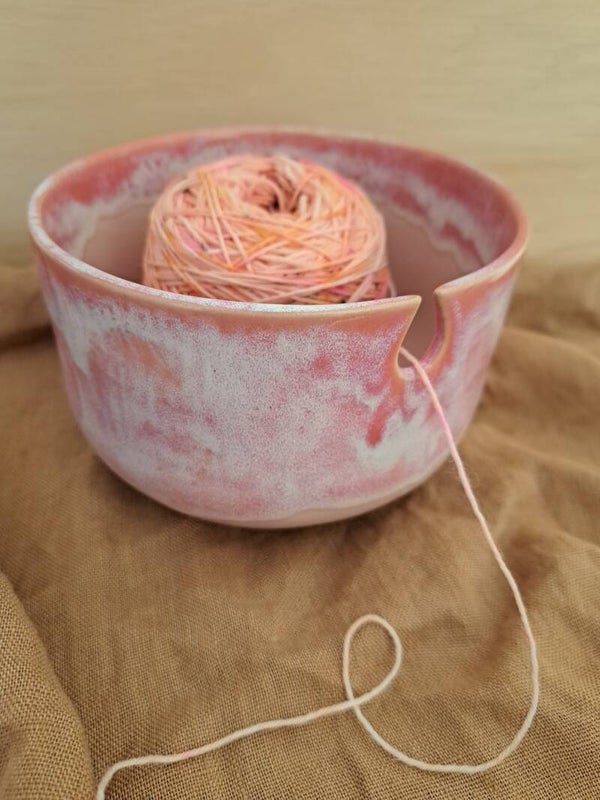 Yarn Bowl  - Piece of clay Roze