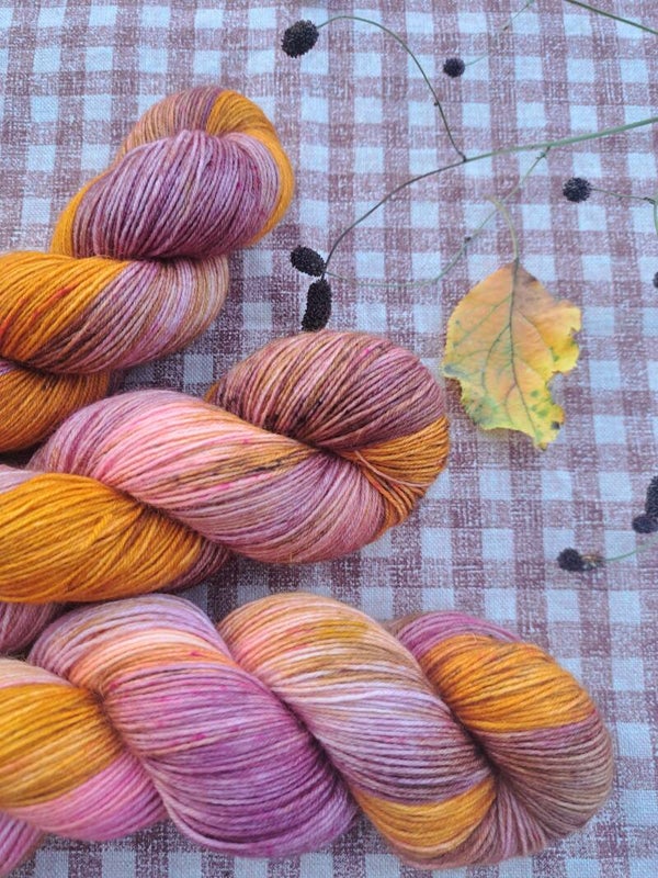 BFL sock 'Copper Rose' 💚