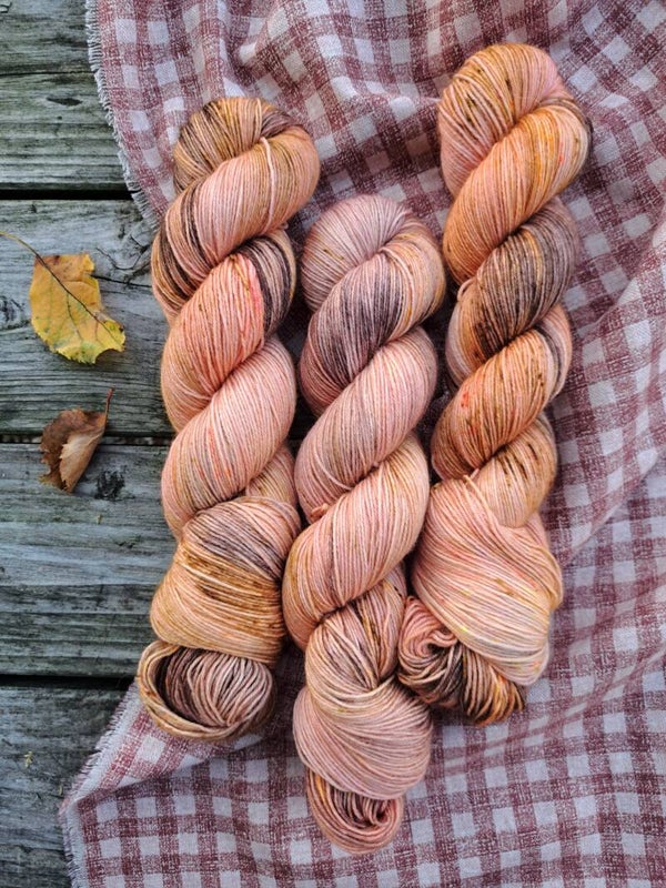 BFL sock 'Blushwood' 💚