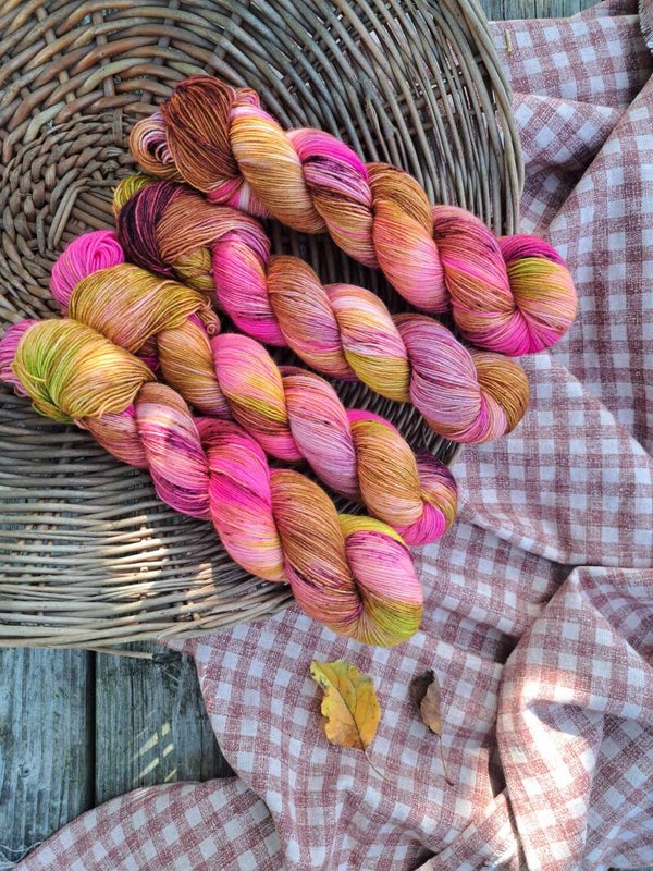 BFL sock 'Fall in love' 💚