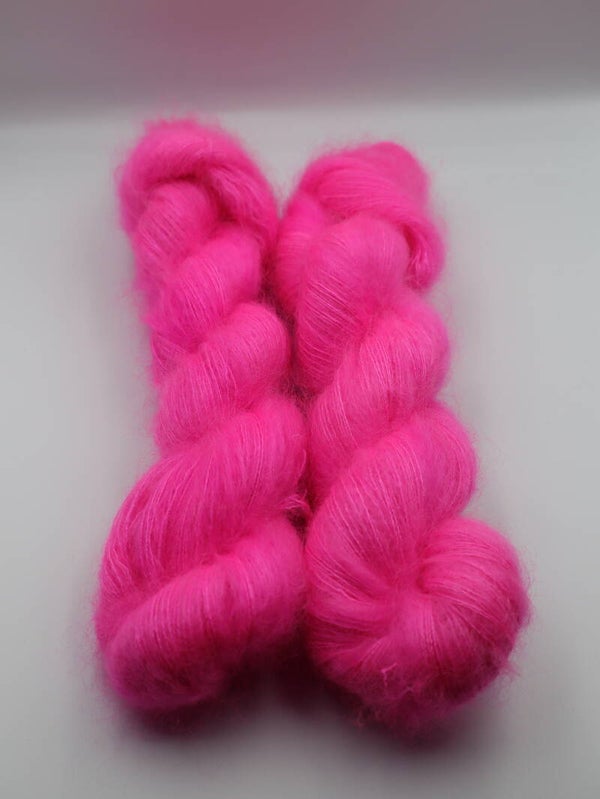 Mohair Hot pink