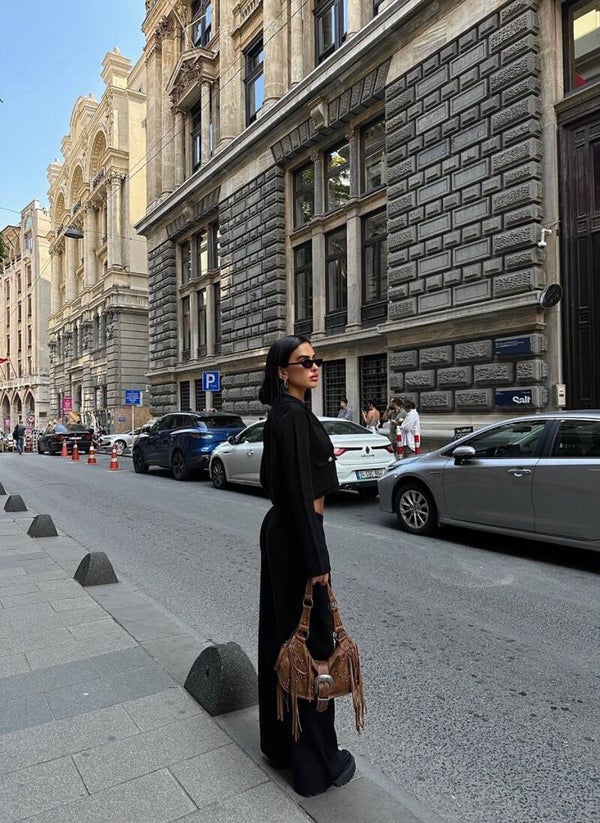 KOSTUM SERIOZ ME XHAKET DHE PANTALLONA MATERIAL I BUTE S5K9954