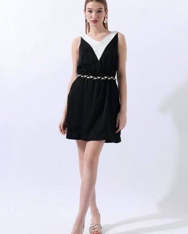 FUSTAN I ZI I SHKURTER ME JAKE V TE BARDH