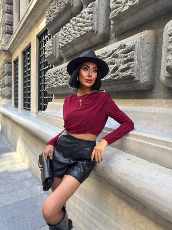 BLUZE VISHNJE E SHKURTER ME AKSESOR TE SUPI S6K3479