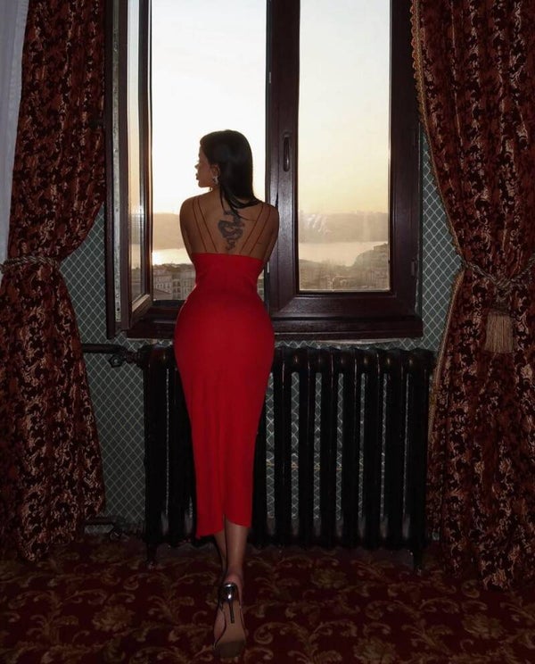 FUSTAN I KUQ ME RRIPA TE HOLLE 1529