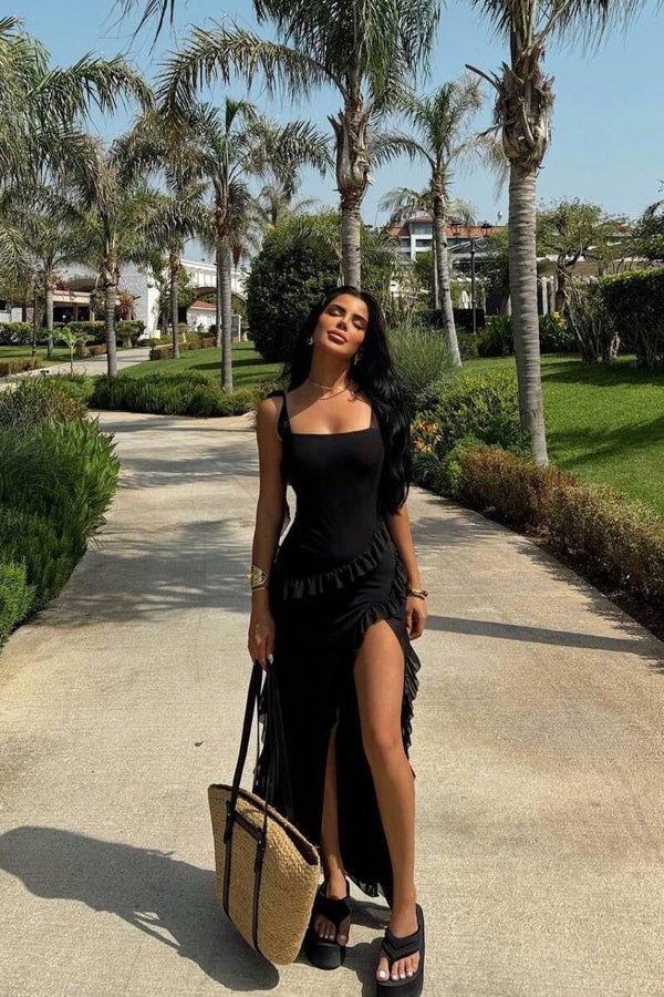 Fustan i zi me rripa 1052