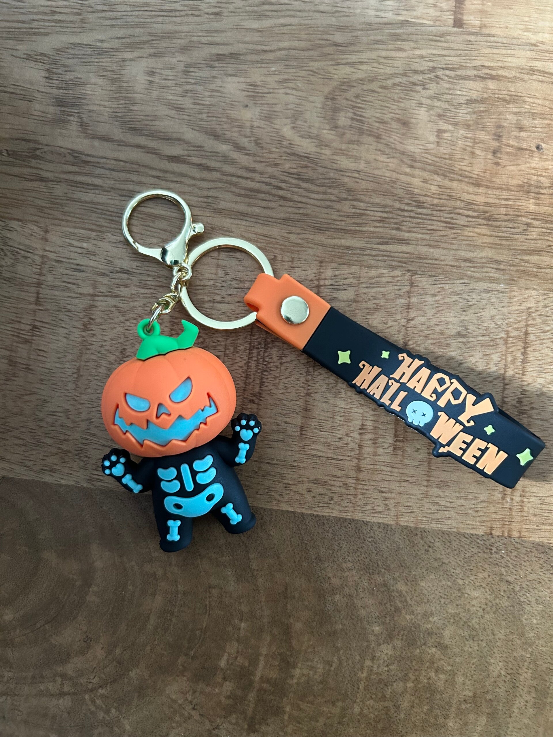 Halloween Keychain: Skeleton