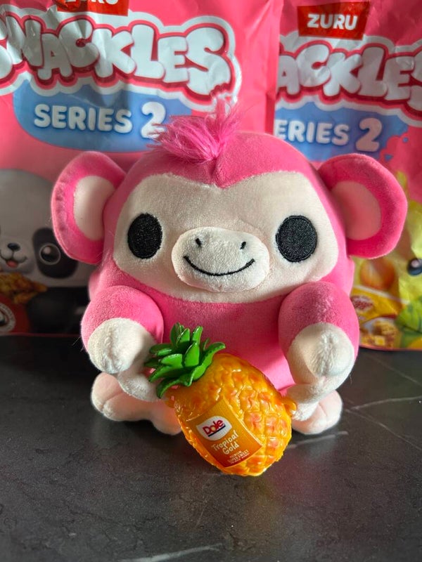 Snackles Series 2: Roze aap (met Dole ananas) "Sandy"