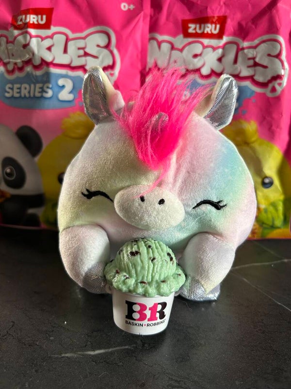 Snackles Series 2: Regenboog Eenhoorn (met Baskin Robbins)  "Blaze"