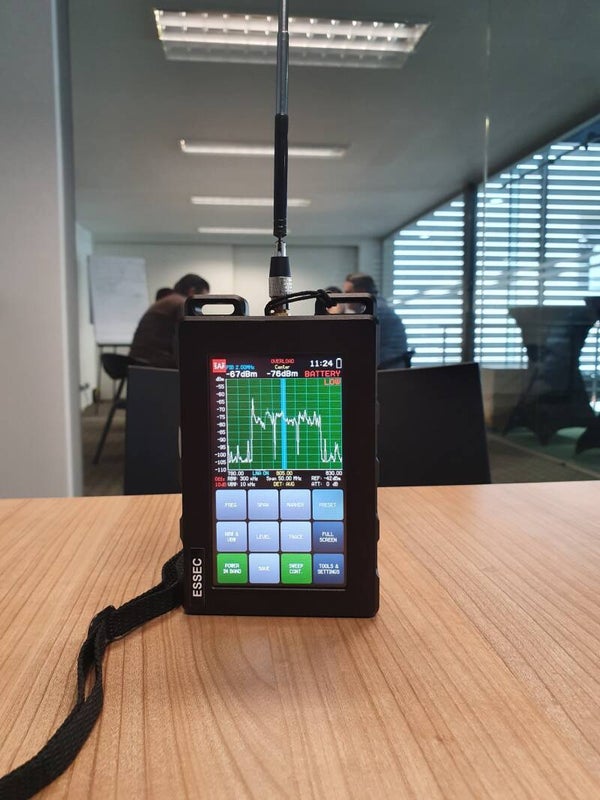 SAF SPECTRUMANALYZER 0.3-3GHz