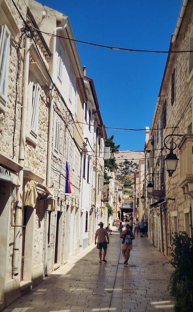 die engen Gassen von Pag