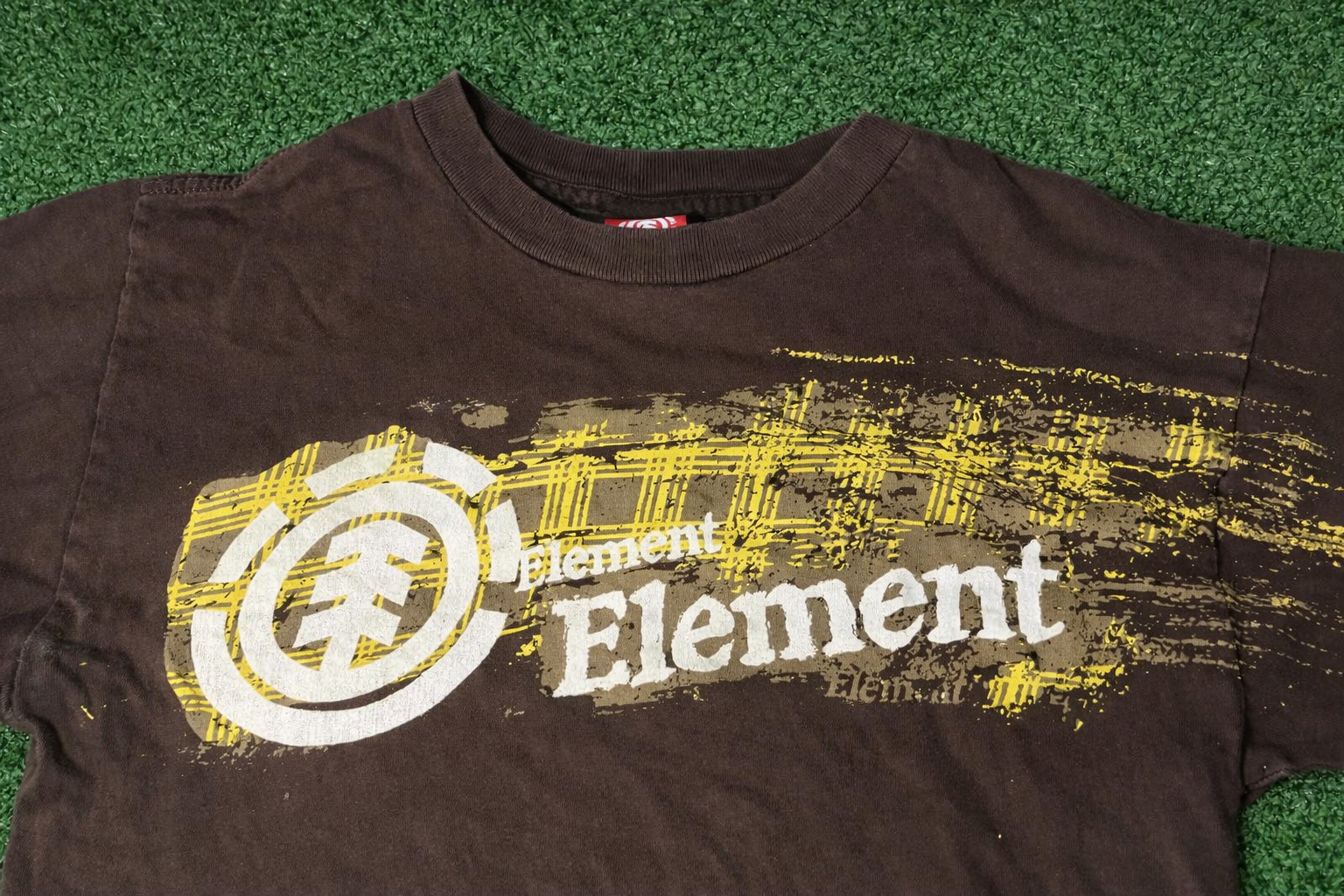Element Skateboards T-shirt (Brown)
