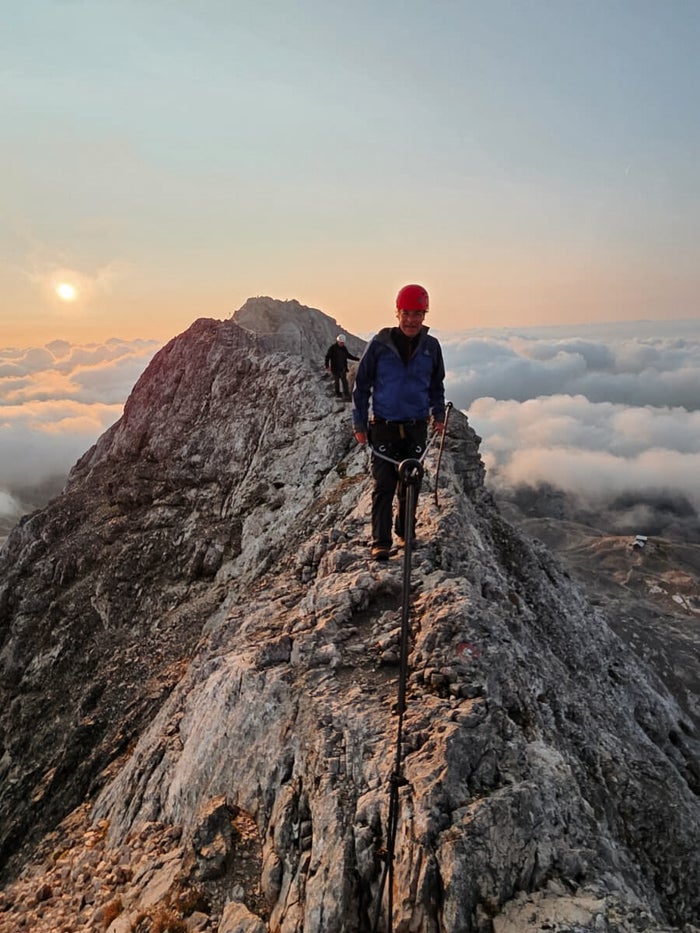 Zonsopkomst op de top van de Triglav, Slovenië