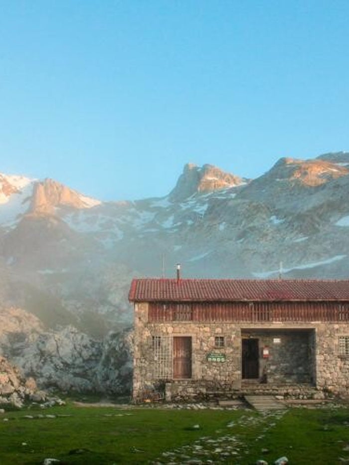 Zonsondergang bij Bilbao aan het einde van de Picos de Europa-trektocht