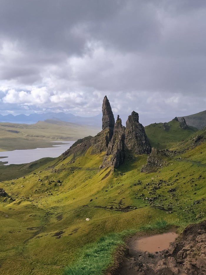 Uitzicht op The Storr tijdens de wandelvakantie op Isle of Skye