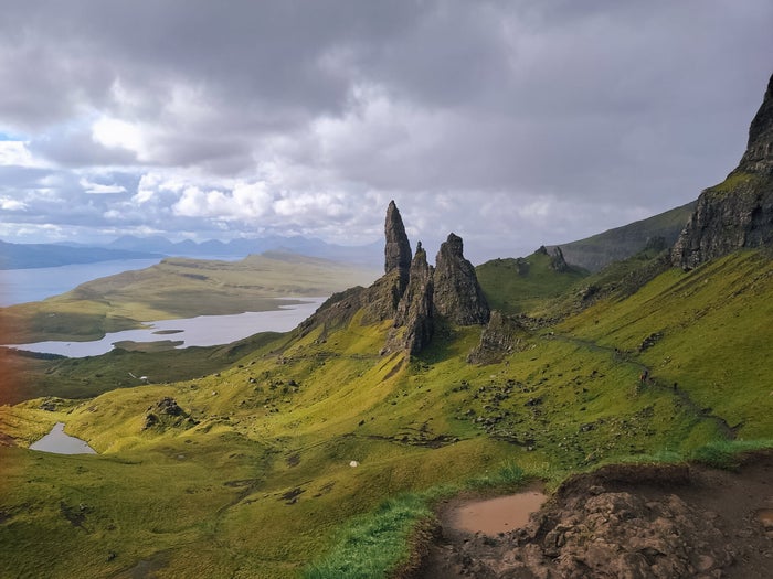 Uitzicht op The Storr tijdens de wandelvakantie op Isle of Skye