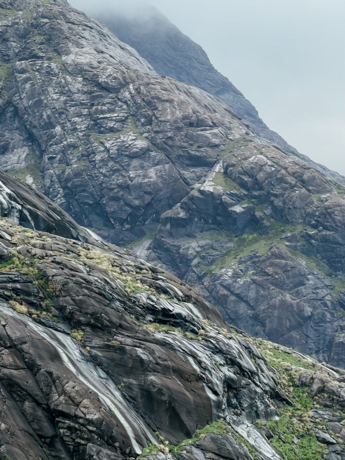 Weids berglandschap tijdens de Isle of Skye-huttentocht