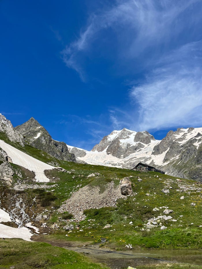 Wandelroute rond het Walser-dorpje Alpenzu in het Aostadal