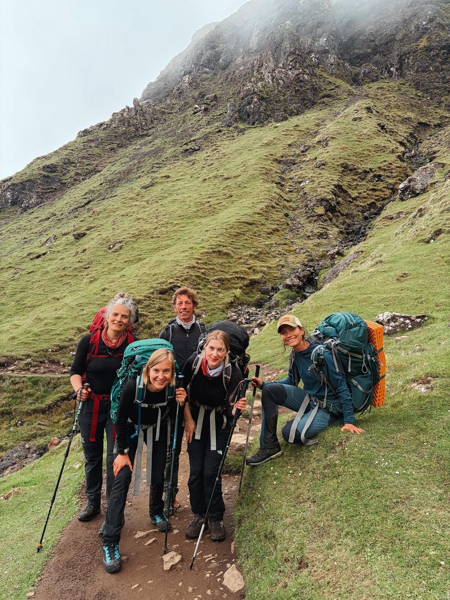 Wandelgroep tijdens de huttentocht over de Isle of Skye