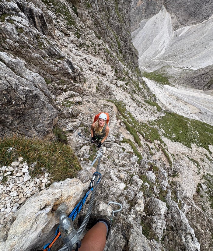Zonsopgang tijdens de via ferrata-klim naar de top van de Triglav