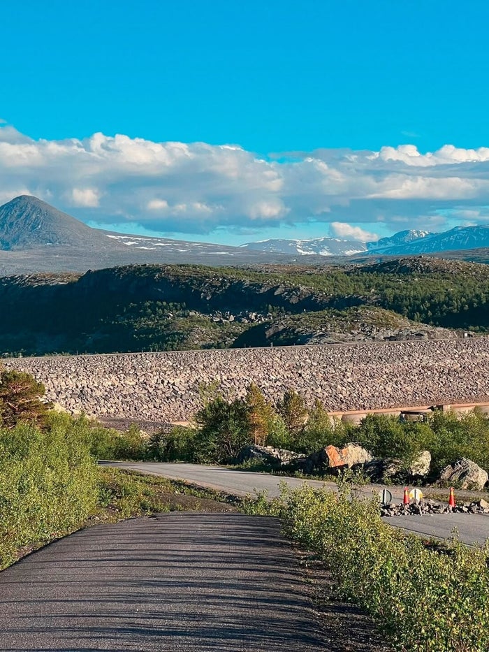 Tentenkamp bij een meer tijdens het wildkamperen langs de Kungsleden (2)