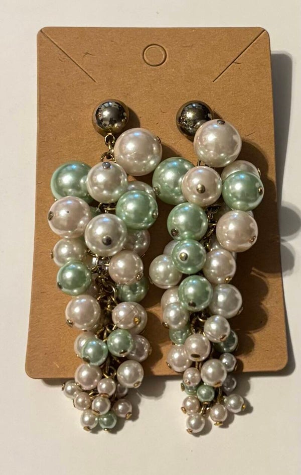 Pale Green/Pearl Cluster Pierced Earrings