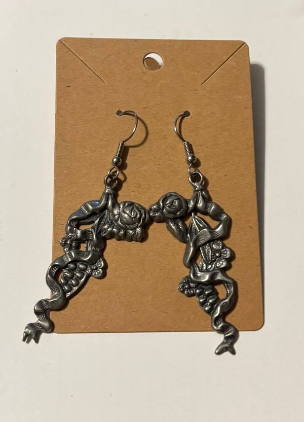 Vintage Floral Twist Pierced Earrings