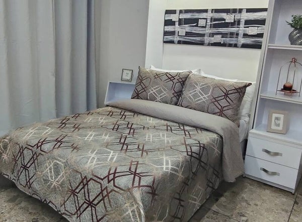 COLCHA DOBLE FAZ MARCA BECORAT PARA CAMA 120