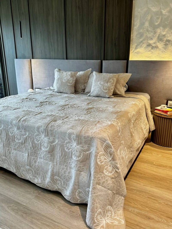 EDREDON ESTAMPADO CASA REAL