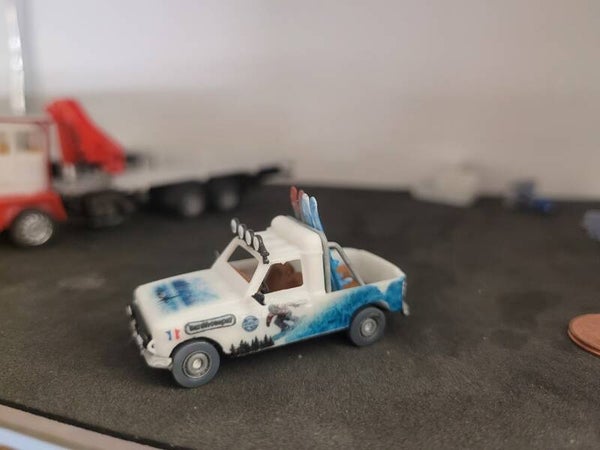 Renault 4L Glacier Rider –  1/87