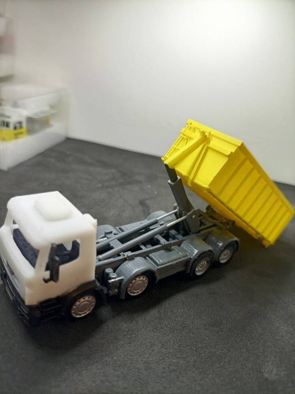 Camion IVECO TRAKKER 8x4 Ampliroll  ECH 1/87