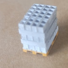 palette de parpaing le lot de 4 ech 1/87 (A PEINDRE)